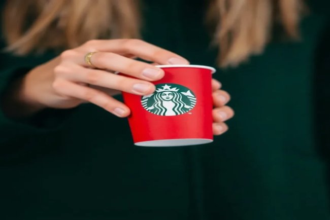 The Arrival of Red Cups How Starbucks Tradition Became a Holiday Icon